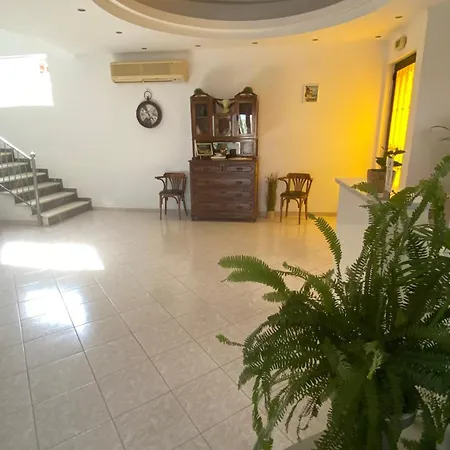 מלון דירות Lemon Art טולון